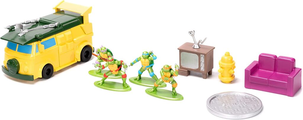 Teenage Mutant Ninja Turtles Turtle Lair Nano Scene w/ 1.65 Die-Cast Collectible Figures, Toys for Kids and Adults