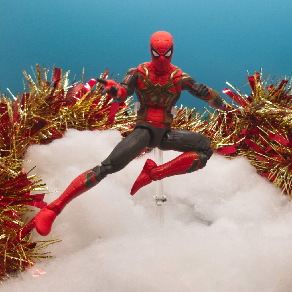 Top 10 Must-Have Mafex Action Figures - Heroic Pose